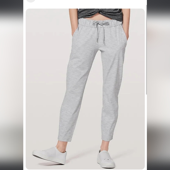 lululemon athletica Pants - Lululemon on the Fly "we are from Space Nimbus Battleship" ice Gray size 4